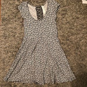 White and Black Daisy Print Aeropostale Dress